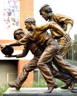 Football (Tom Wills) statue at MCG