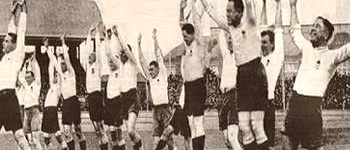 NSW perform Wallabies' war-cry in Sydney in 1924.